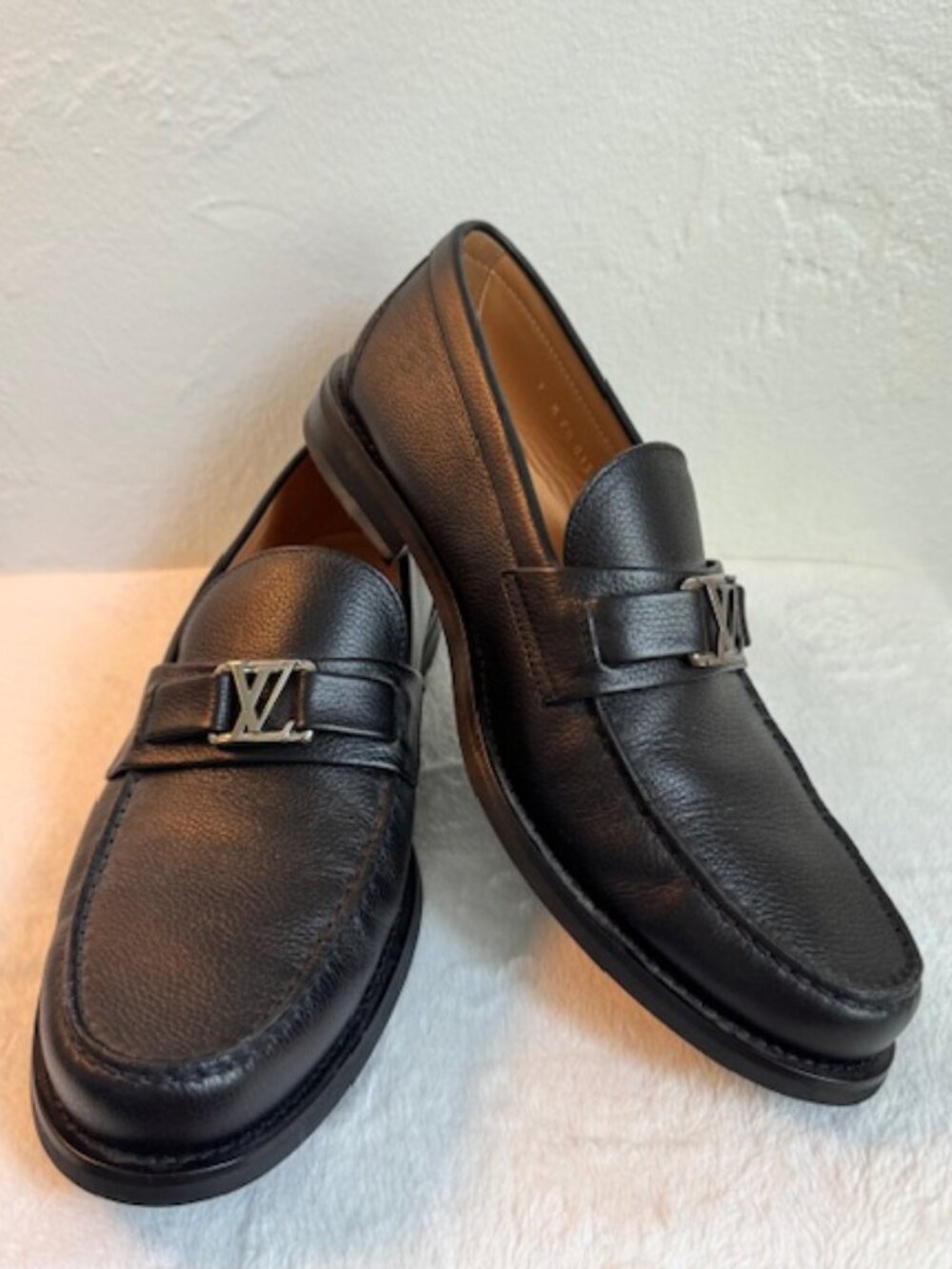 Louis Vuitton Men’s Black Leather LV Initials Loafers Size 7